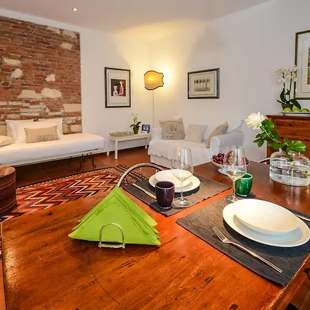Augustus Centro Storico Apartment